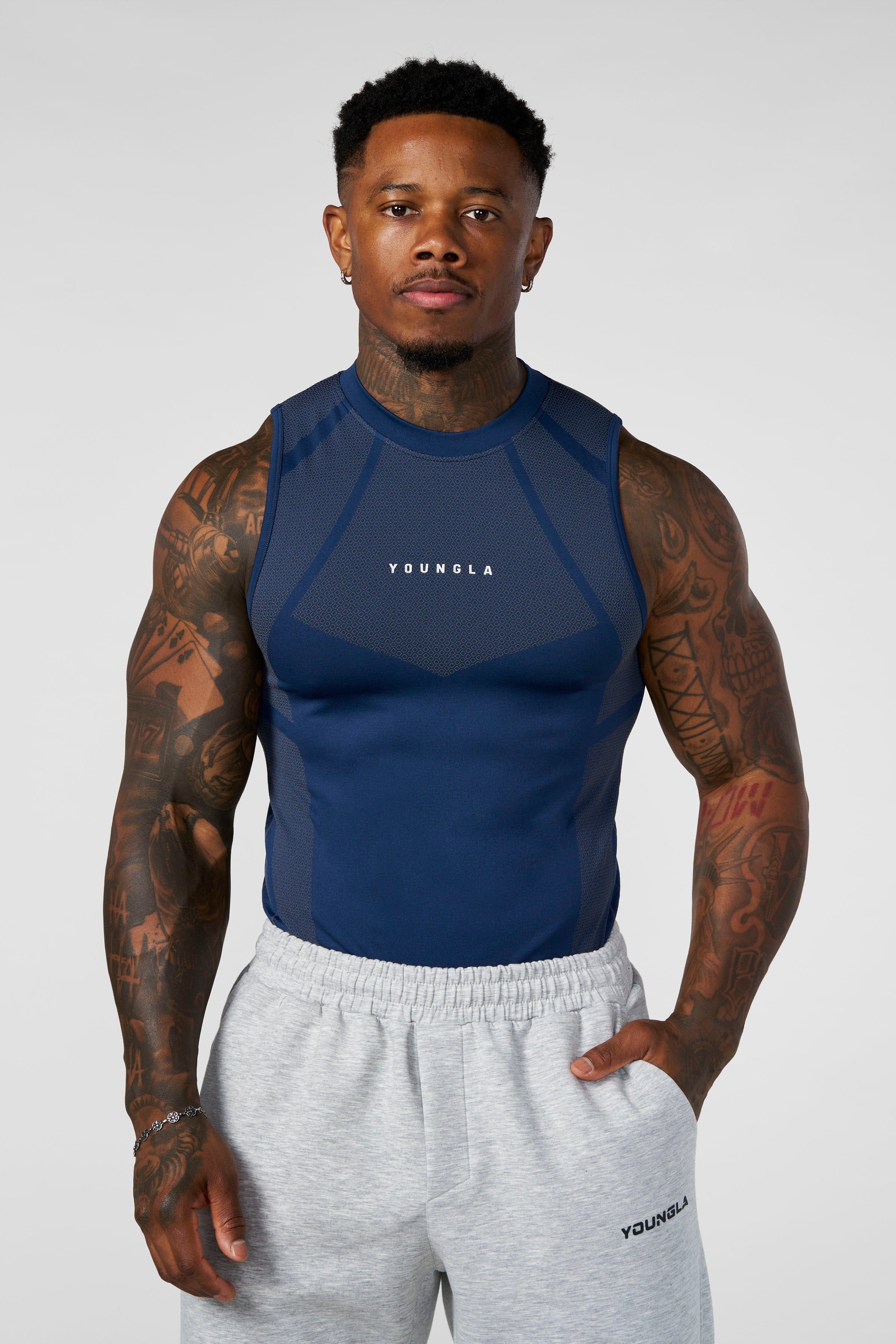 color:Navy