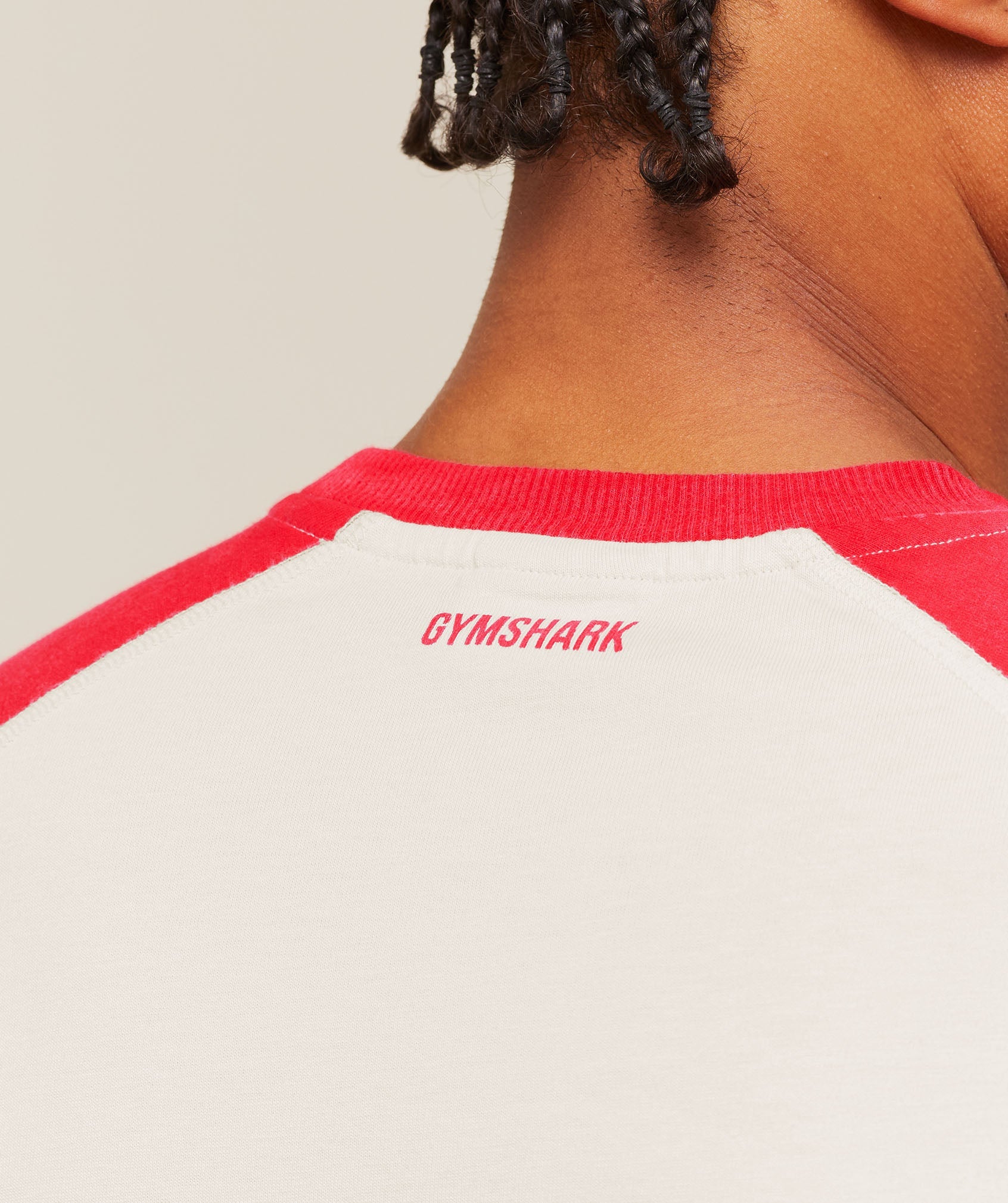 color:Tinted White / Athletic Red