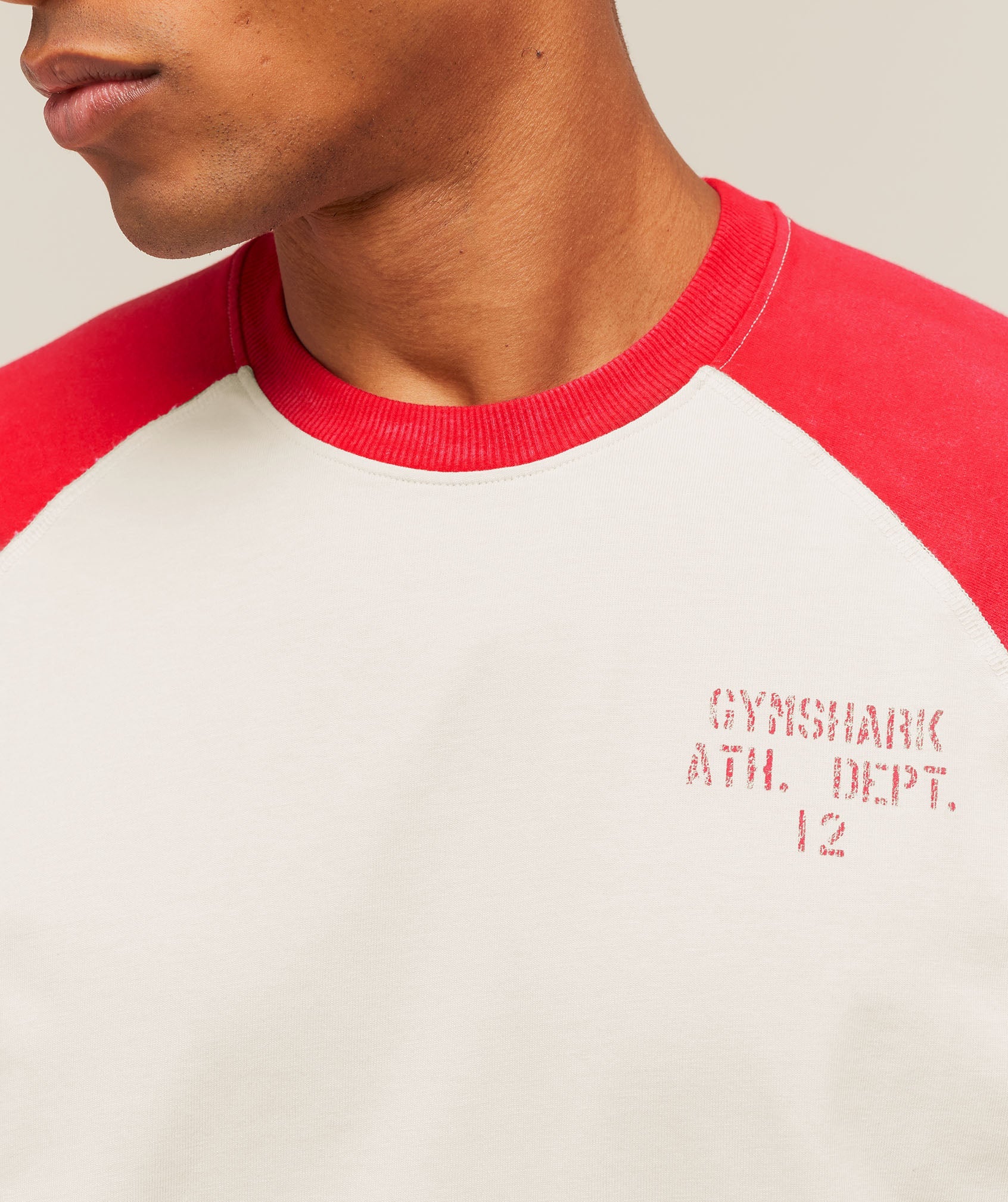 color:Tinted White / Athletic Red